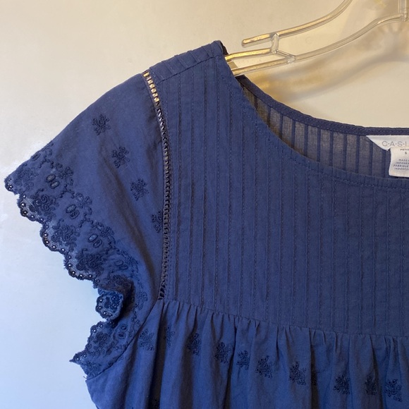 Caslon Navy Blue Embroidered Ruffle Short Sleeve Blouse Size PS - Picture 2 of 6